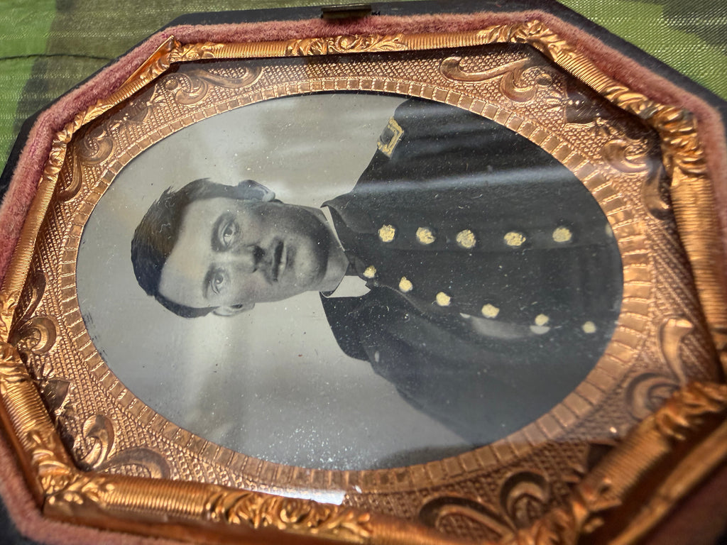 Civil war officers tin type in the original case
