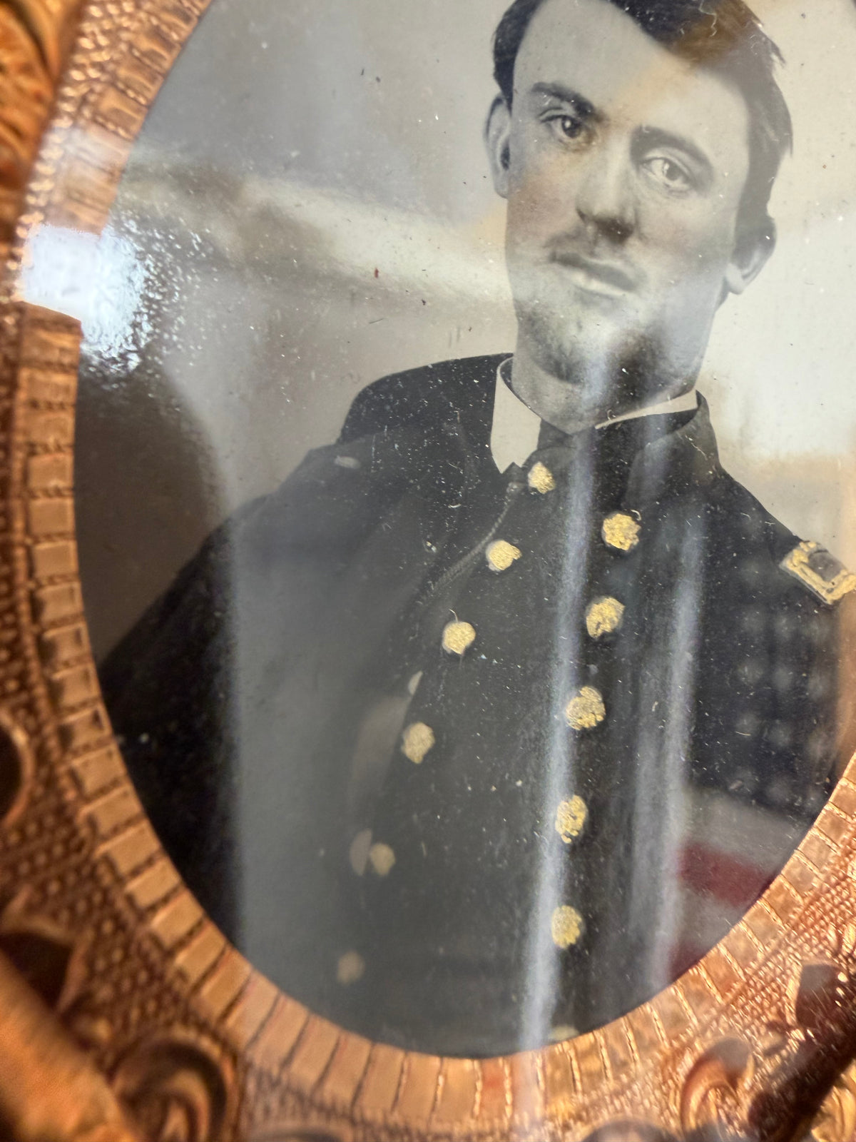 Civil war officers tin type in the original case