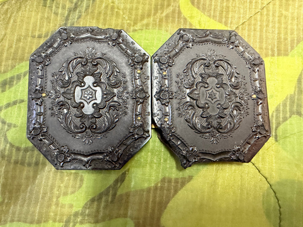 Civil war officers tin type in the original case