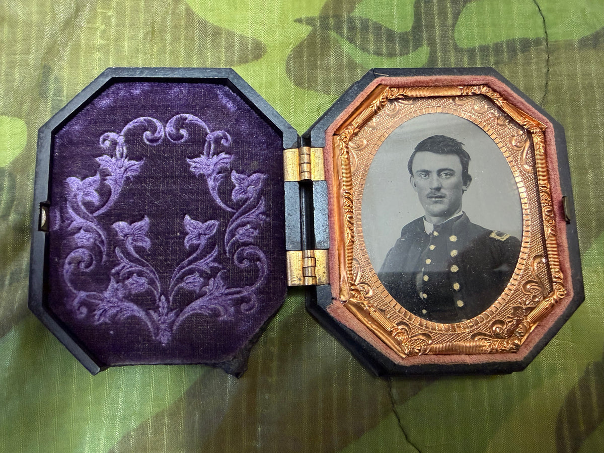 Civil war officers tin type in the original case